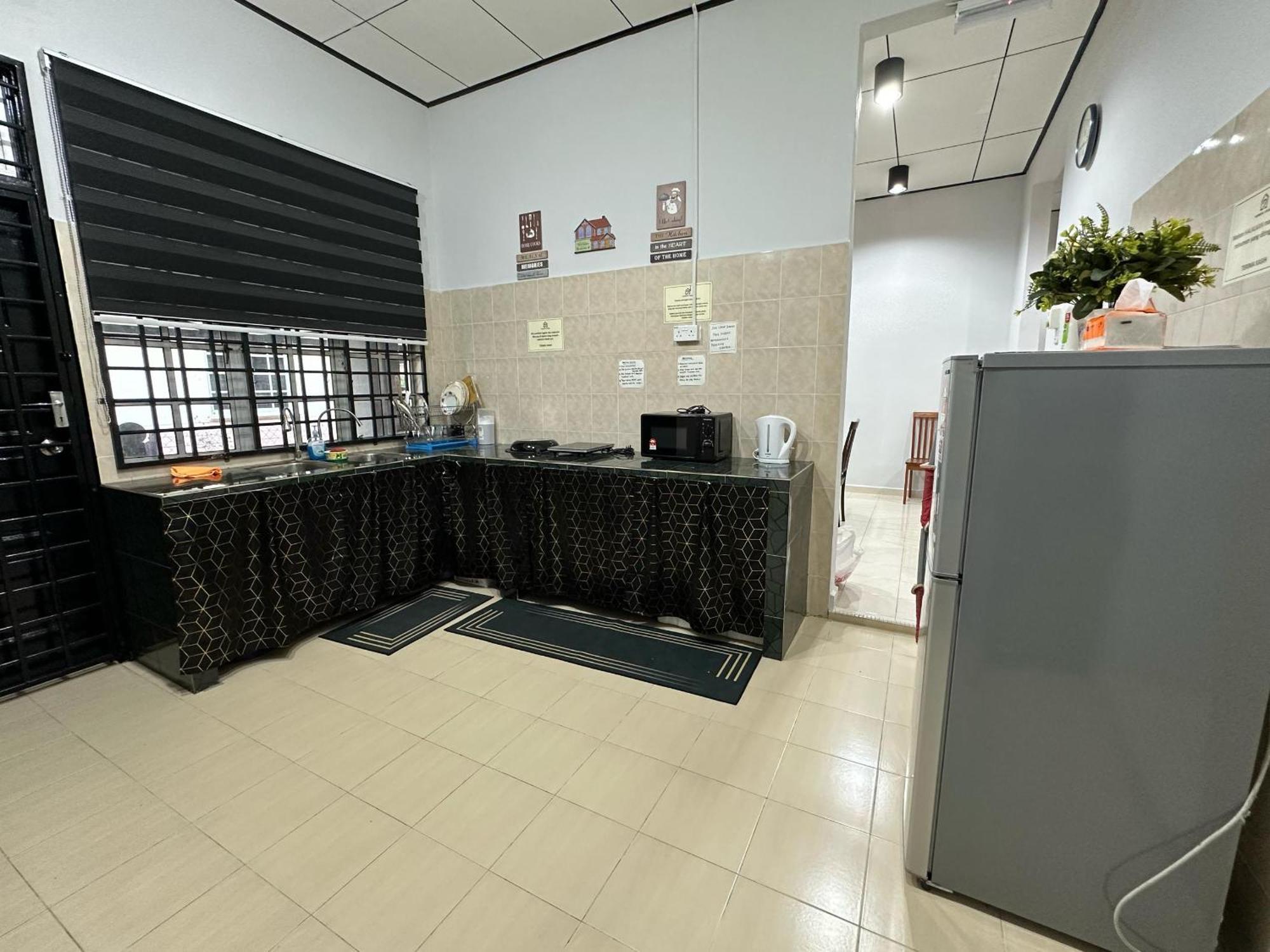 Homestay Izhan Bandar Куала-Тренгану Экстерьер фото