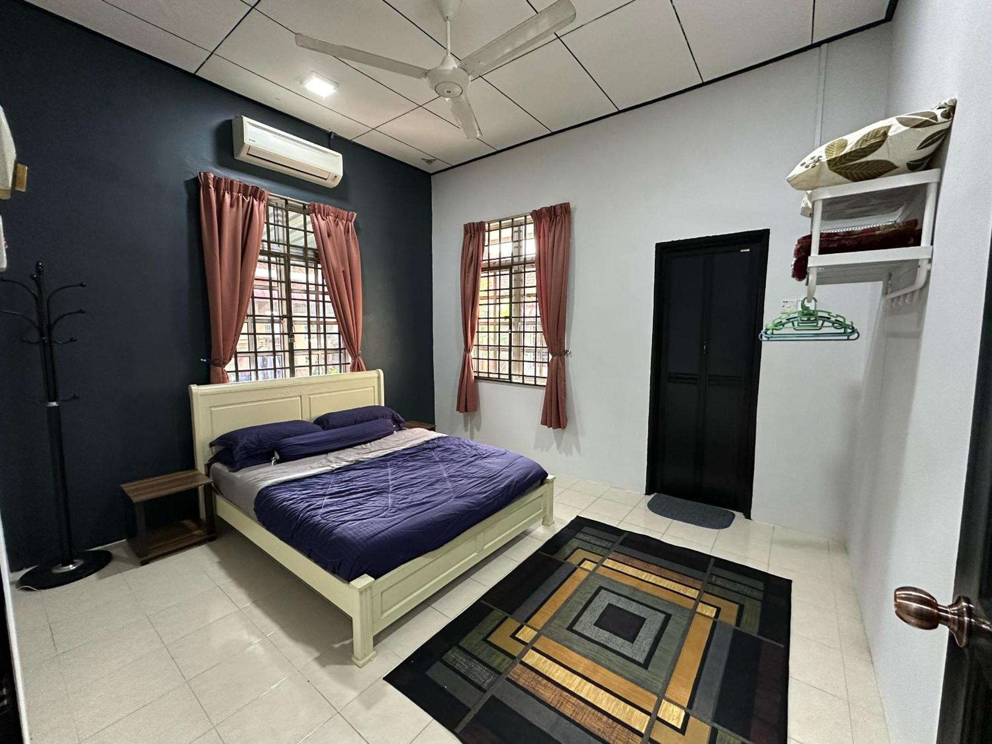 Homestay Izhan Bandar Куала-Тренгану Экстерьер фото