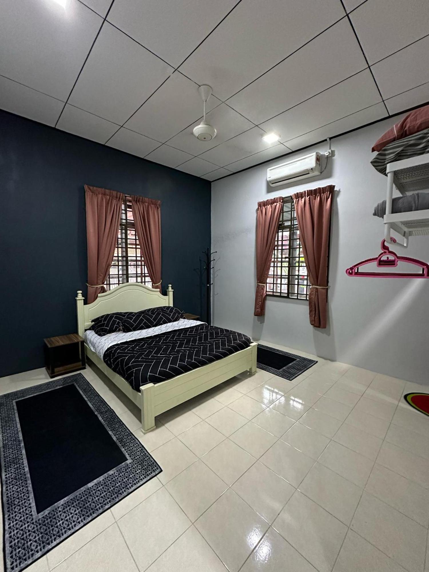 Homestay Izhan Bandar Куала-Тренгану Экстерьер фото